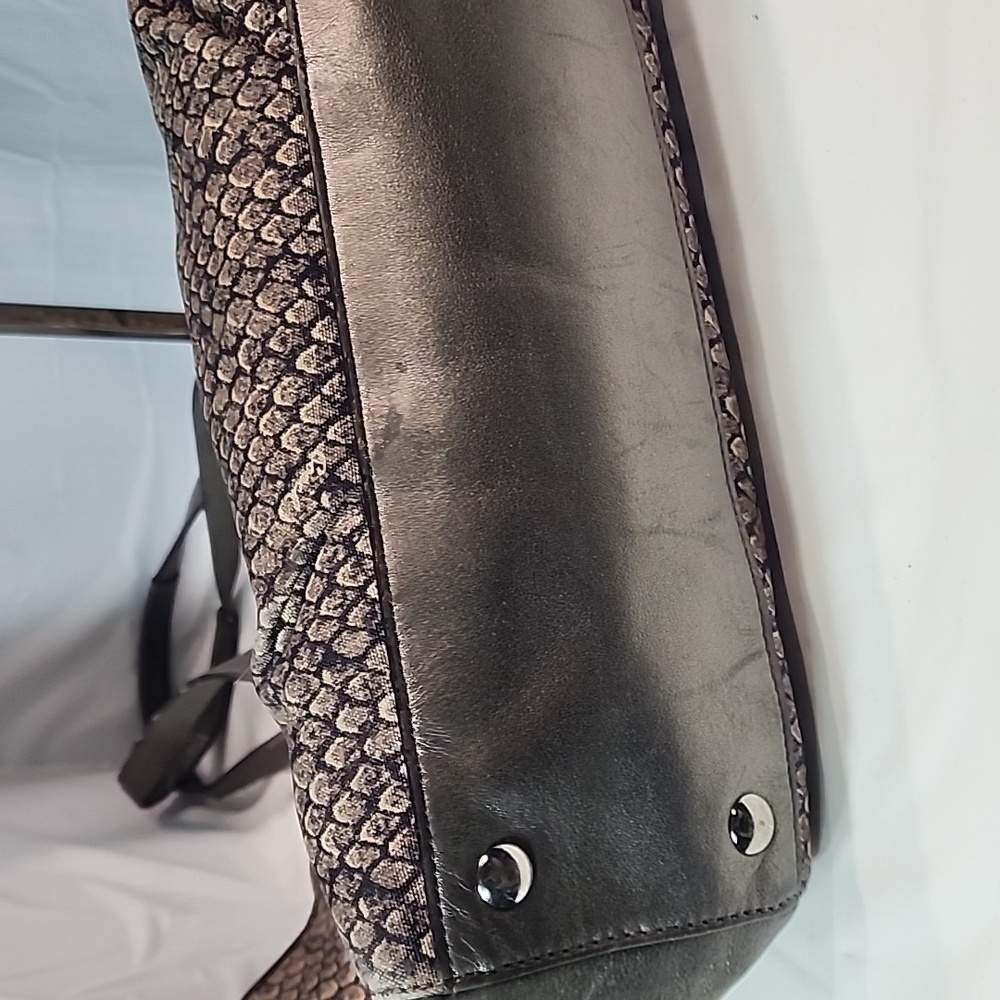 Coach Taylor Snake Print Alexis Carryall - Picture 7 of 11